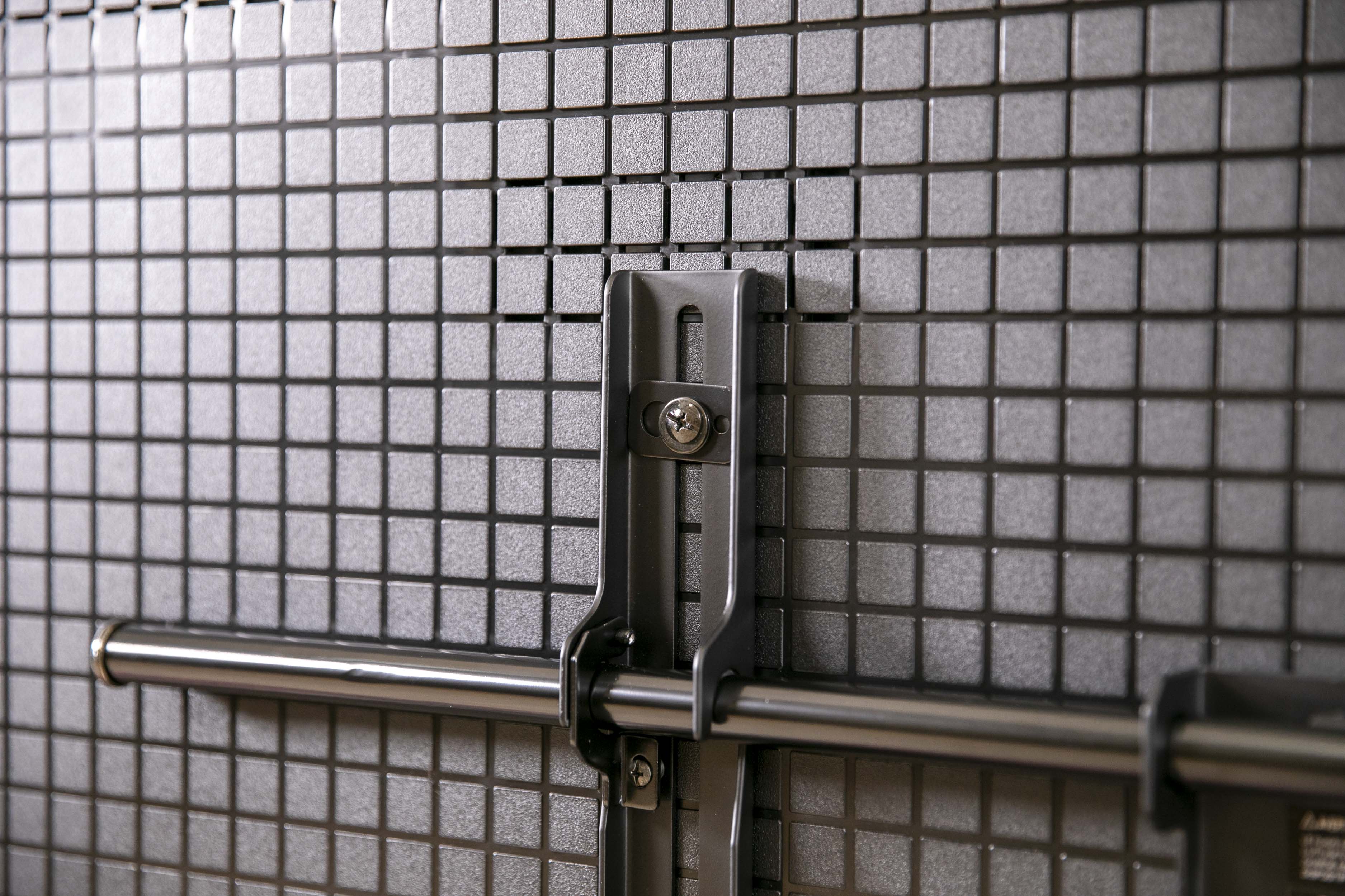 FULL MOTION ARTICULATING TV WALL MOUNT FOR 42-90" TVS, EXTENDS 3.6-31" FROM WALL, HOLDS 150 LBS