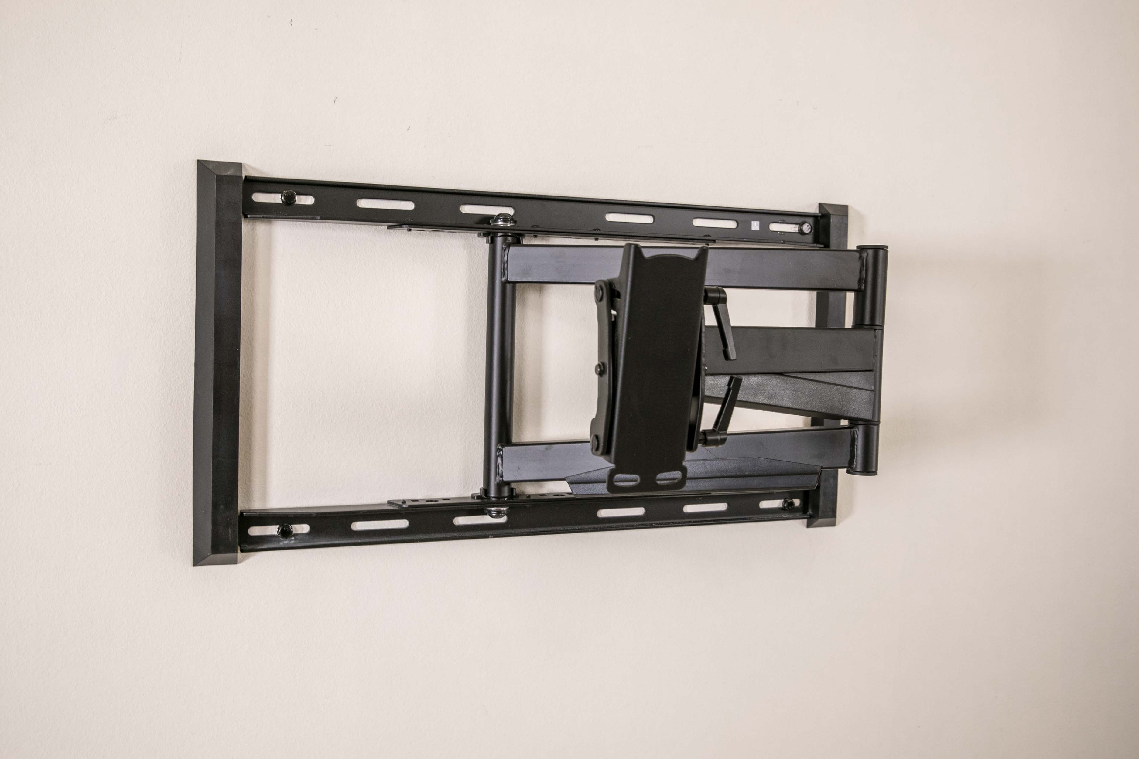 FULL MOTION ARTICULATING TV WALL MOUNT FOR 42-90" TVS, EXTENDS 3.6-31" FROM WALL, HOLDS 150 LBS