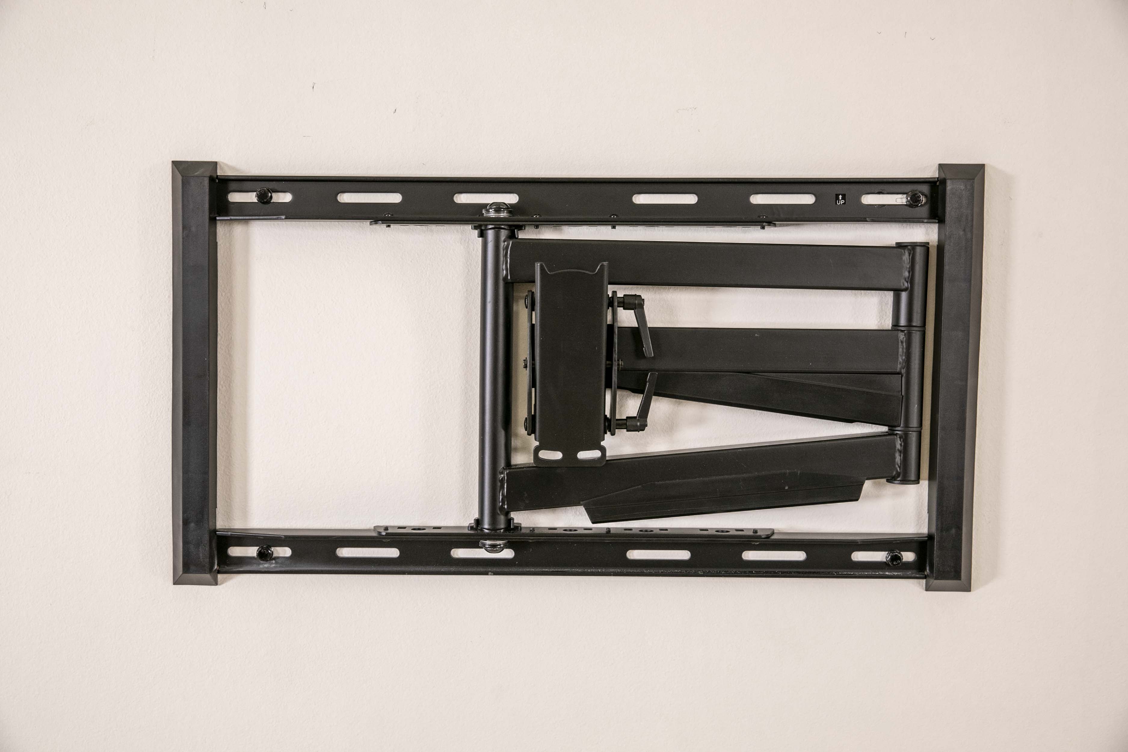 FULL MOTION ARTICULATING TV WALL MOUNT FOR 42-90" TVS, EXTENDS 3.6-31" FROM WALL, HOLDS 150 LBS